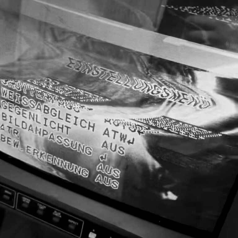 photo_5990129345604815867_y_WEB